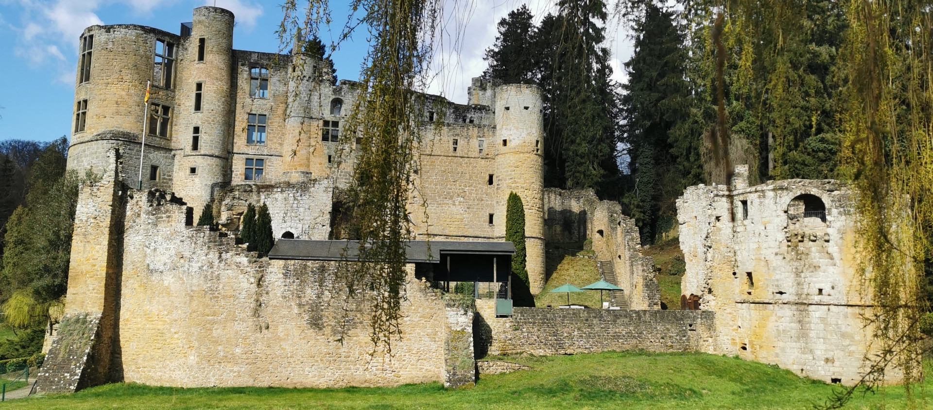Château extérieur avril 2021